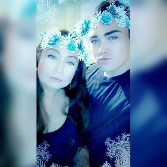 Meet your Posher, Audrey - Picture 1 of 1